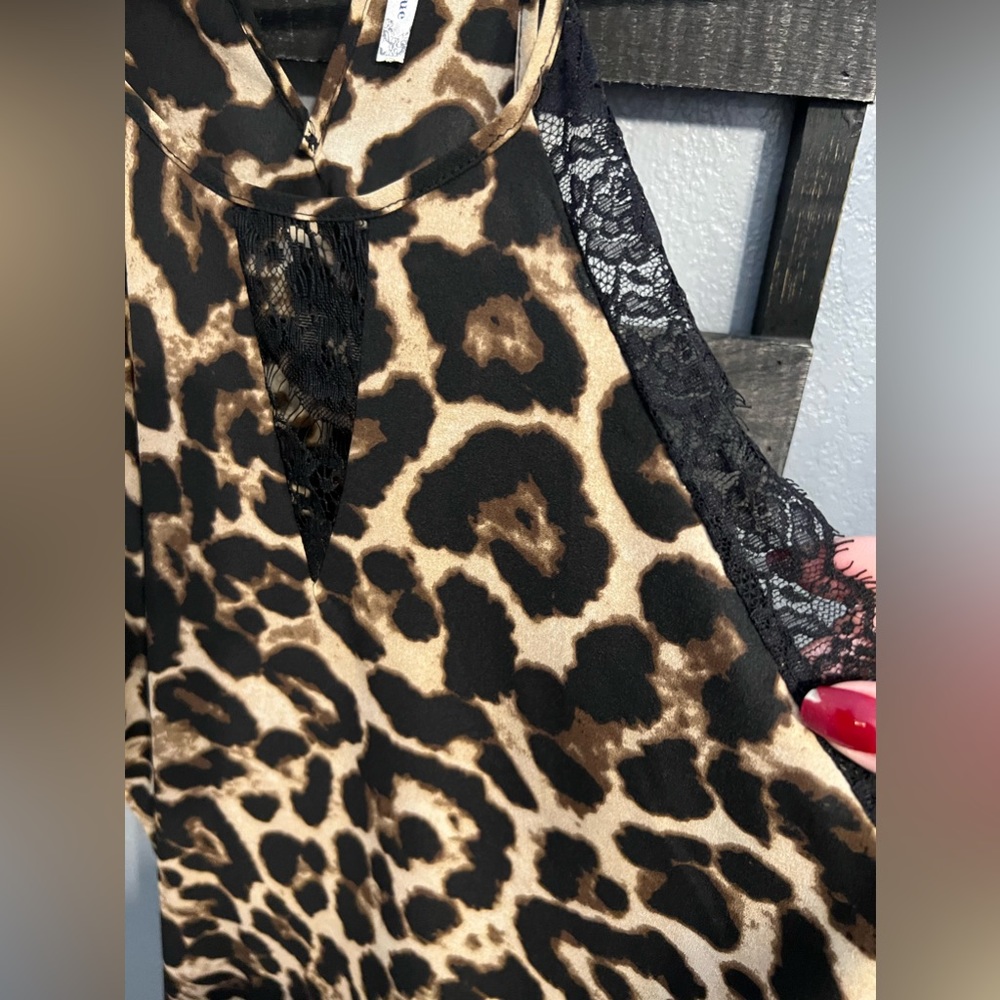 Womens Leopard TankTop with Black Lace - Picture 3 of 10